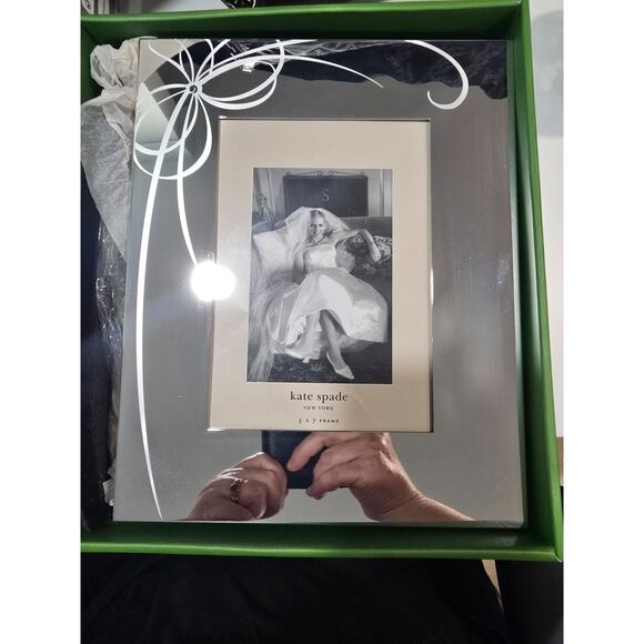 Kate Spade Silver Plated Lenox Belle Boulevard Bookshelf Photo Album w/Box - Picture 1 of 7
